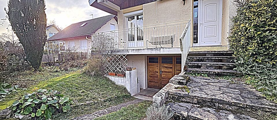 Maison traditionnelle 6 pièces de 110 m² à Fontaine-lès-Dijon (21121)