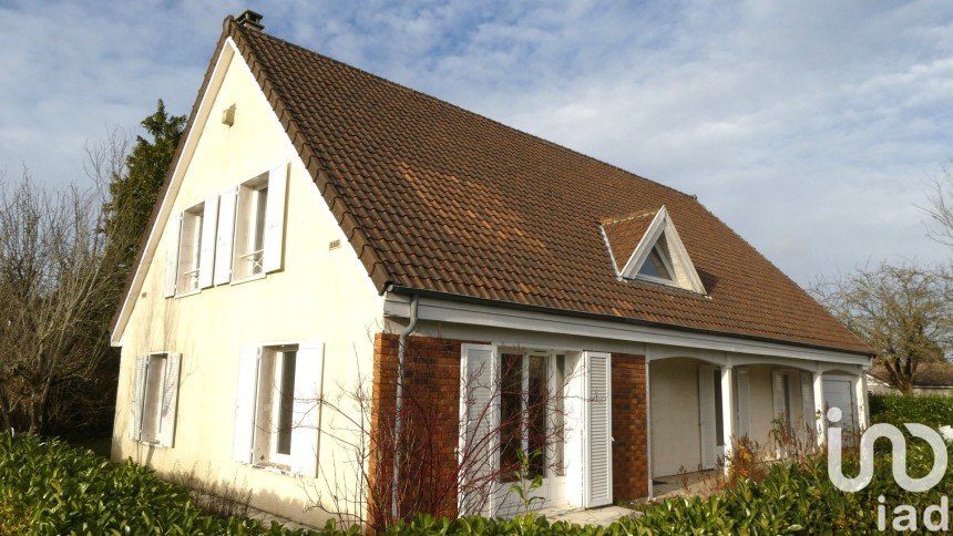 House 9 rooms of 216 m² in Gif-sur-Yvette (91190)