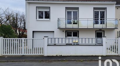 Maison traditionnelle 5 pièces de 132 m² à Fontenay-le-Comte (85200)