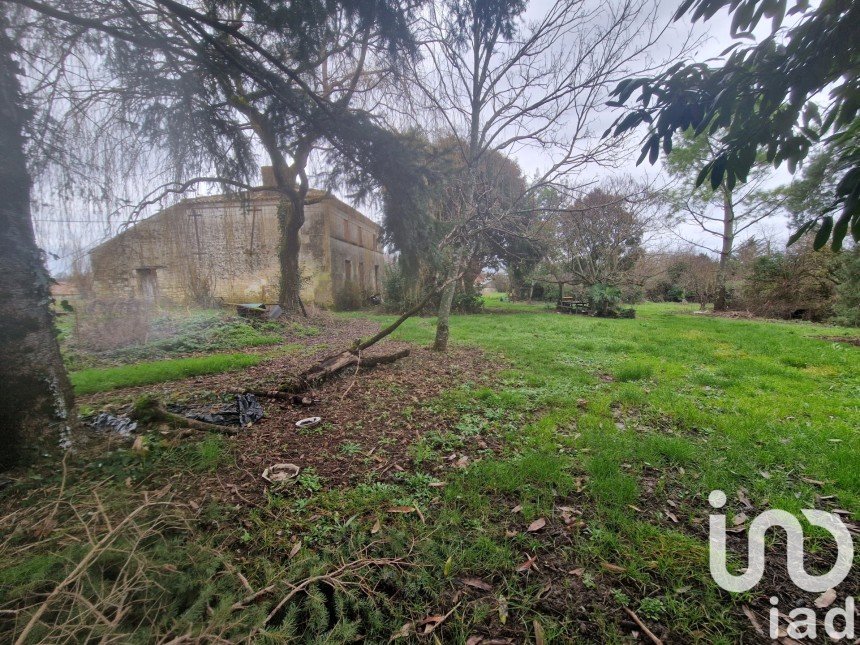 Maison 4 pièces de 90 m² à Saint-Simon-de-Bordes (17500)