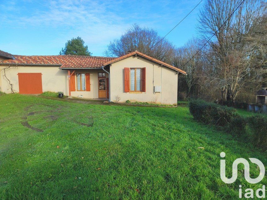 Maison de campagne 2 pièces de 52 m² à Confolens (16500)