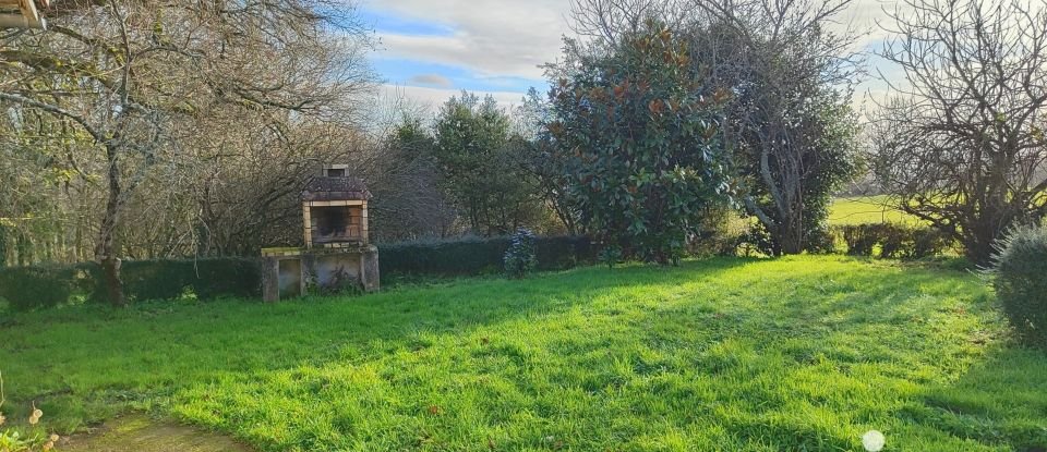 Maison de campagne 2 pièces de 52 m² à Confolens (16500)