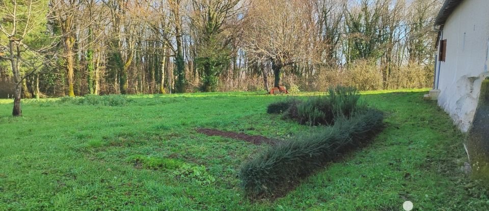 Maison de campagne 2 pièces de 52 m² à Confolens (16500)