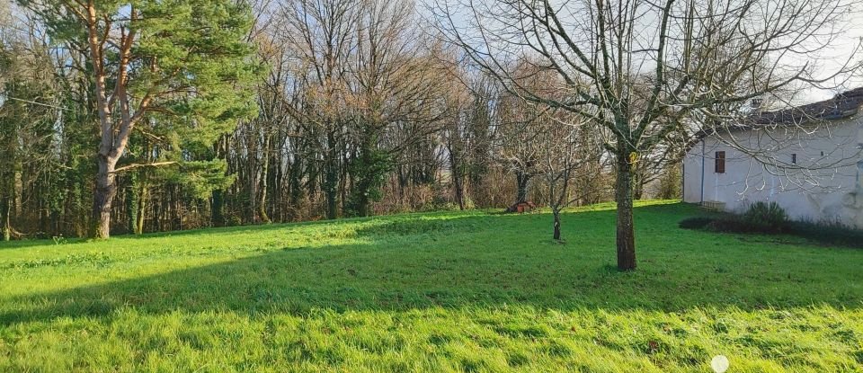 Maison de campagne 2 pièces de 52 m² à Confolens (16500)