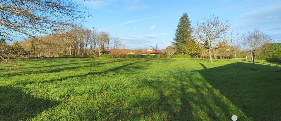 Maison de campagne 2 pièces de 52 m² à Confolens (16500)