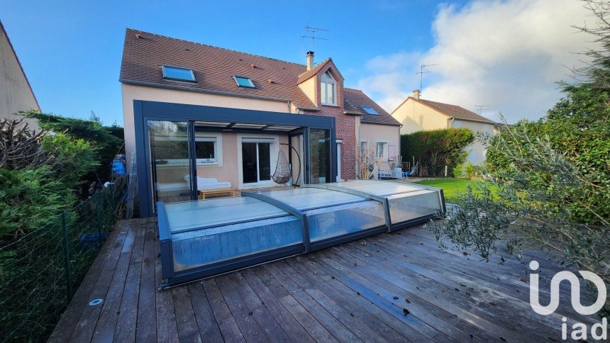 House 7 rooms of 140 m² in Égly (91520)