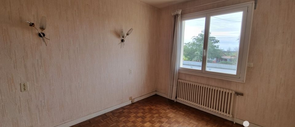 Maison 5 pièces de 90 m² à Les Herbiers (85500)