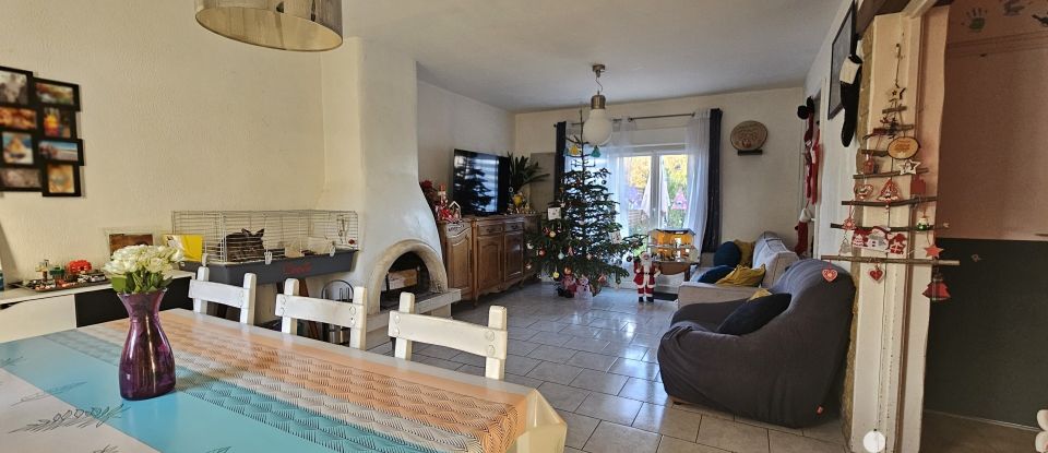 House 6 rooms of 104 m² in Cherisy (28500)