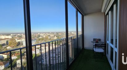 Apartment 5 rooms of 90 m² in Pau (64000)