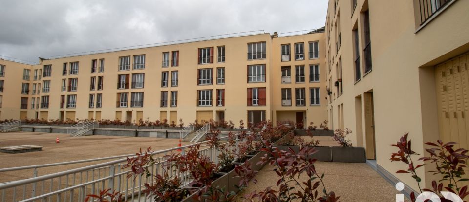 Apartment 5 rooms of 93 m² in Choisy-le-Roi (94600)