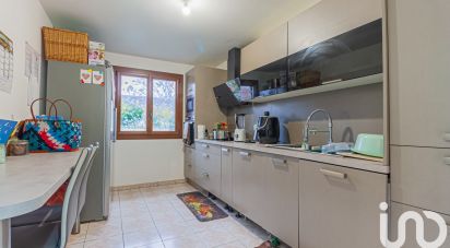 House 5 rooms of 91 m² in Saint-Pierre-lès-Nemours (77140)