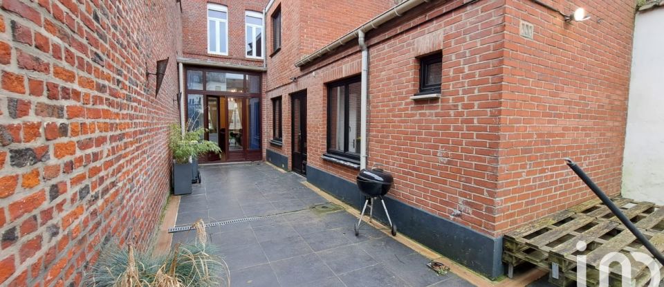 Maison 10 pièces de 198 m² à Roubaix (59100)