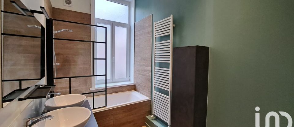 Maison 10 pièces de 198 m² à Roubaix (59100)