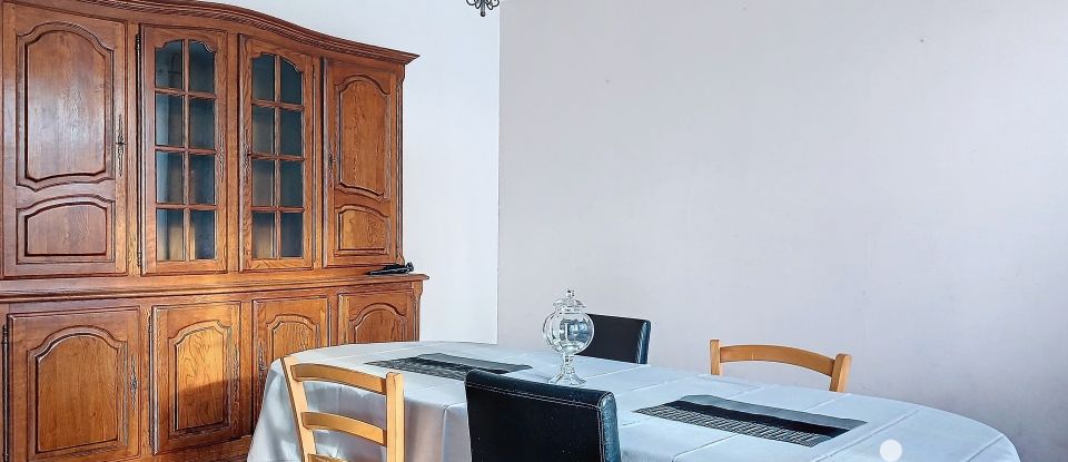 Traditional house 8 rooms of 215 m² in Lys-Haut-Layon (49310)