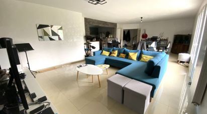 House 9 rooms of 241 m² in Orly (94310)