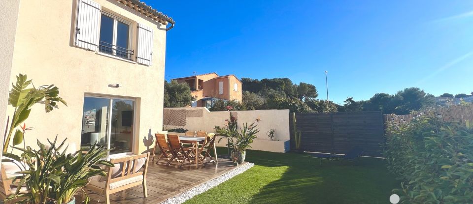 House 5 rooms of 120 m² in Sanary-sur-Mer (83110)