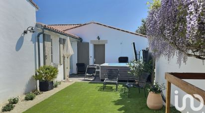 Village house 6 rooms of 167 m² in La Flotte (17630)