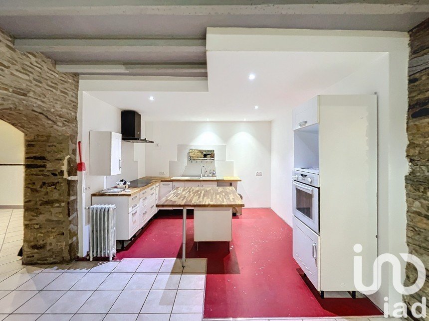 House 8 rooms of 182 m² in Guémené-Penfao (44290)