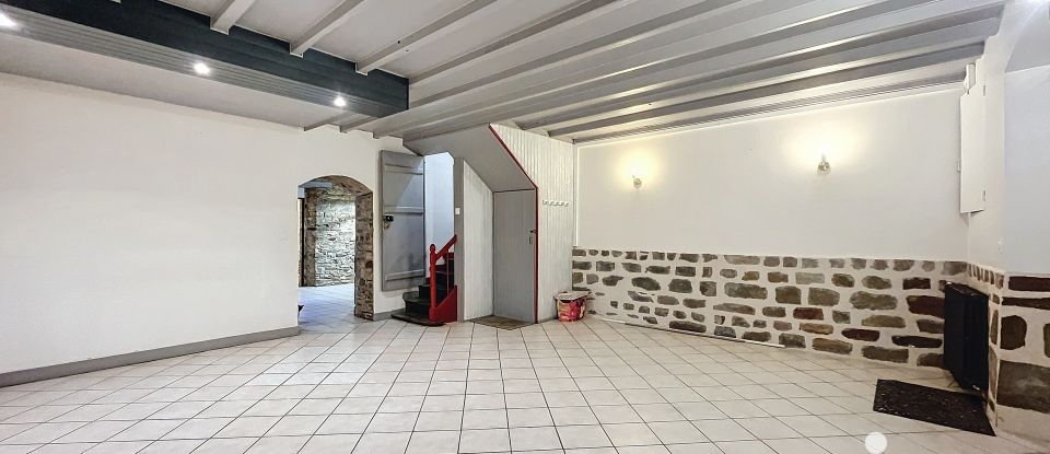 House 8 rooms of 182 m² in Guémené-Penfao (44290)