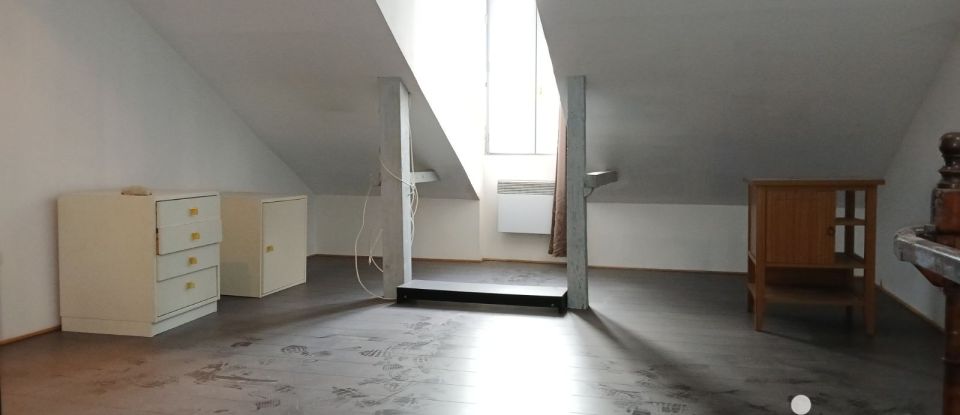 Town house 5 rooms of 104 m² in Chinon (37500)