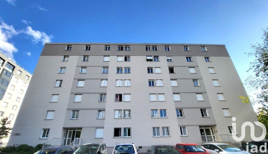 Apartment 6 rooms of 96 m² in Orléans (45000)