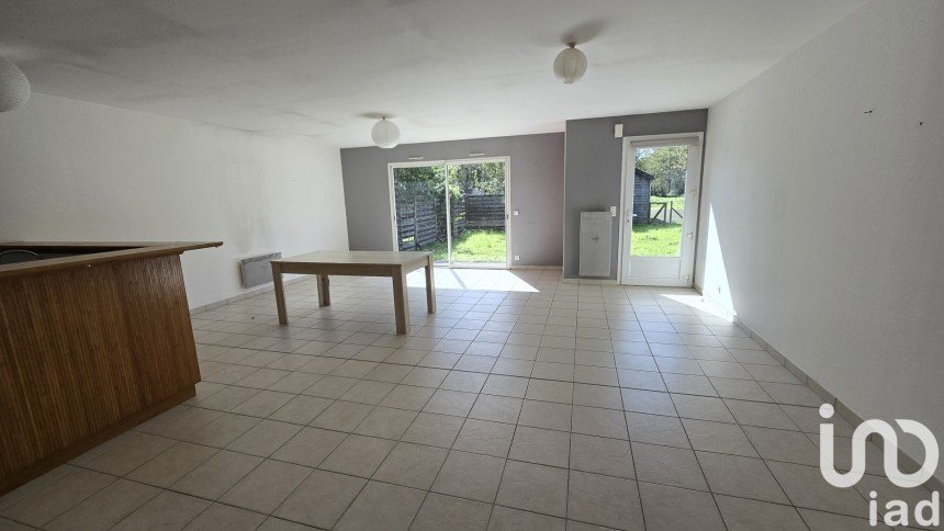 House 4 rooms of 119 m² in Vieux-Vy-sur-Couesnon (35490)