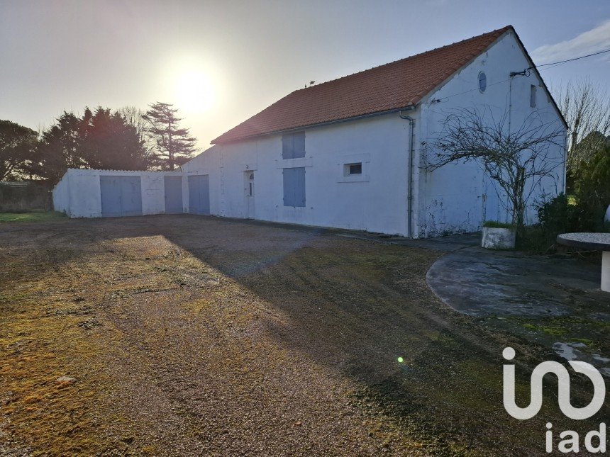 House 4 rooms of 136 m² in Marennes (17320)