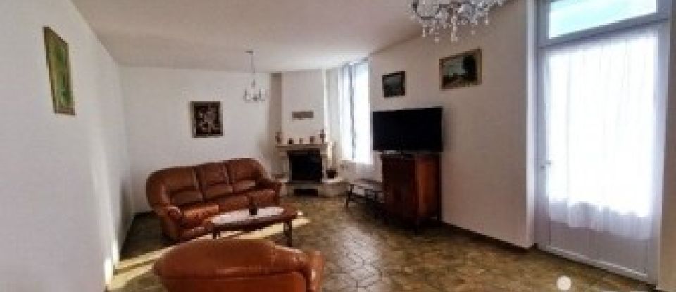 House 4 rooms of 136 m² in Marennes (17320)