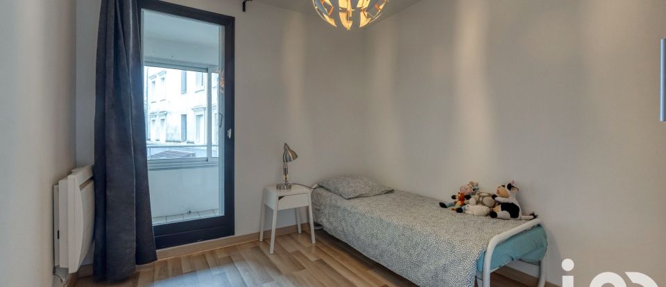 Apartment 3 rooms of 73 m² in Grenoble (38000)