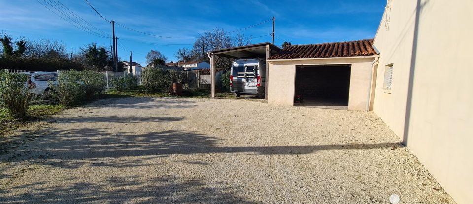 Traditional house 4 rooms of 108 m² in Saint-Hilaire-de-Villefranche (17770)