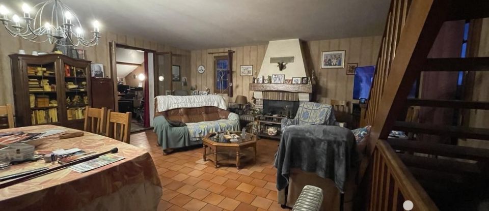 Traditional house 6 rooms of 120 m² in Foucarmont (76340)