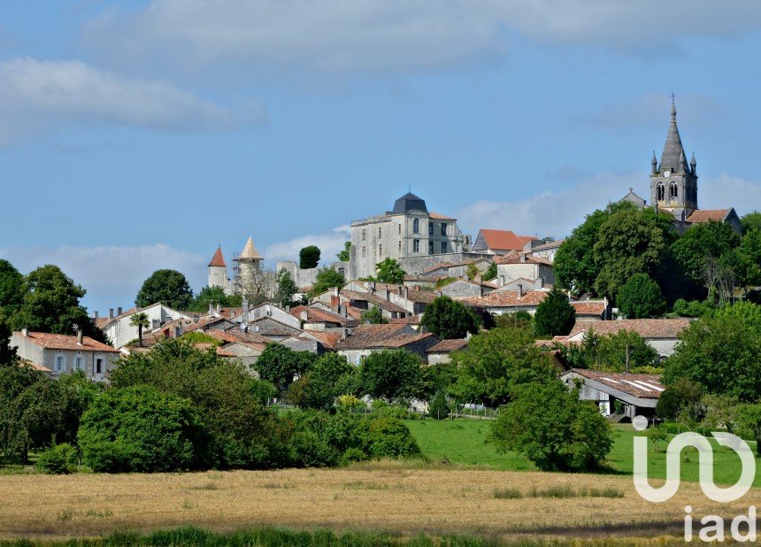 Land of 1,200 m² in Blanzaguet-Saint-Cybard (16320)