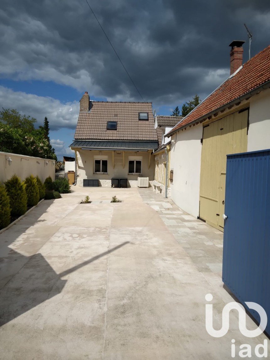 Traditional house 7 rooms of 146 m² in Corbeilles (45490)