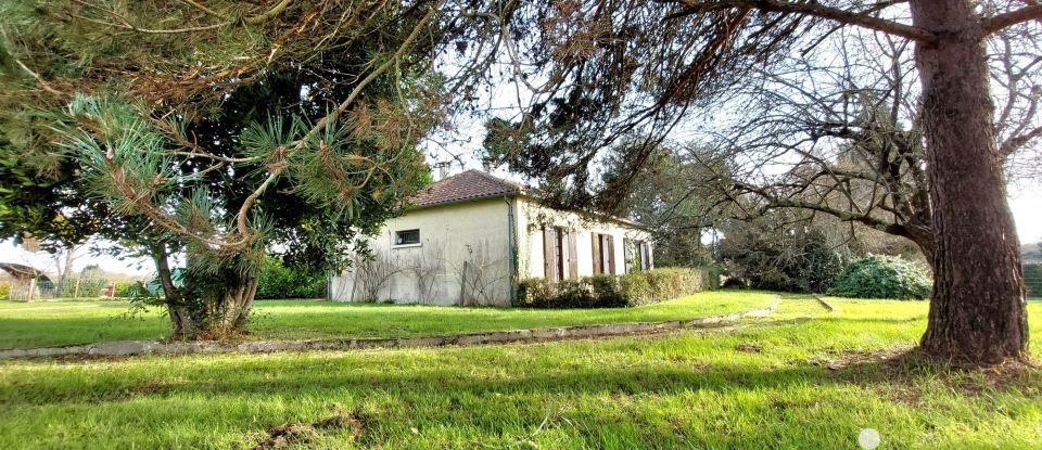 Maison traditionnelle 4 pièces de 90 m² à Bonneville-et-Saint-Avit-de-Fumadières (24230)