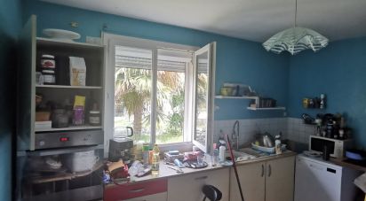 Maison 5 pièces de 104 m² à Saint-Androny (33390)