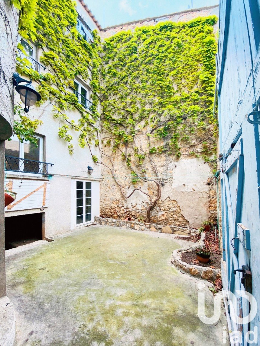 Village house 7 rooms of 156 m² in Roquefort-des-Corbières (11540)