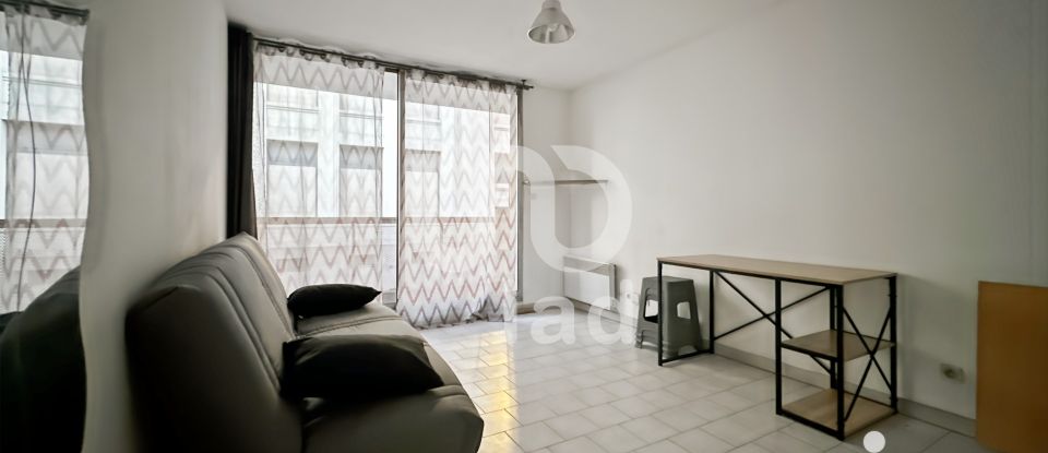 Studio 1 room of 22 m² in Nîmes (30900)