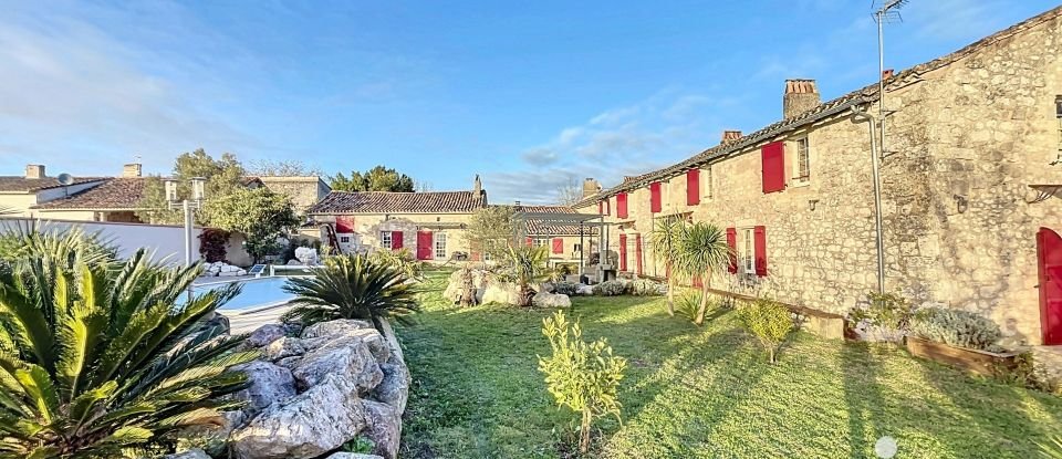 Domaine 7 pièces de 420 m² à Espiens (47600)