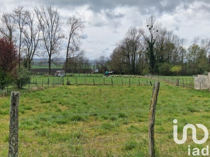 Land of 2,980 m² in Luzillat (63350)