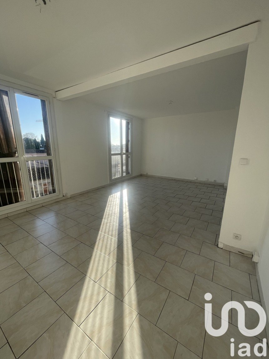 Appartement 3 pièces de 67 m² à Salon-de-Provence (13300)