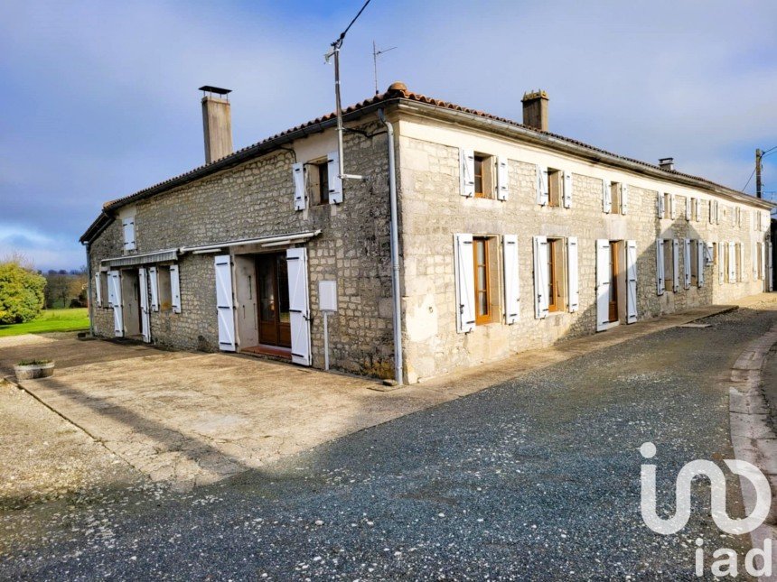 Maison 8 pièces de 275 m² à Sainte-Ramée (17240)