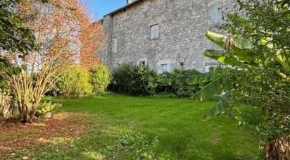 Château 10 pièces de 227 m² à Castelsagrat (82400)