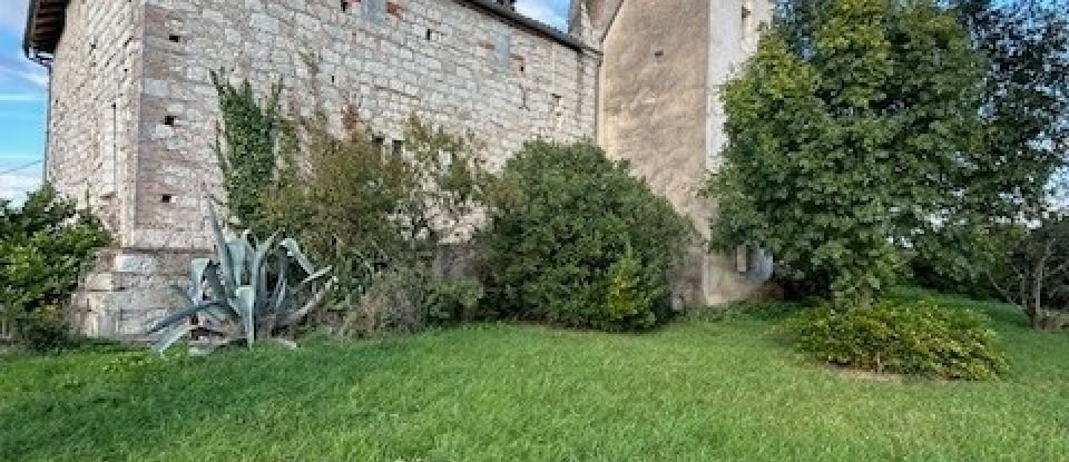 Château 10 pièces de 227 m² à Castelsagrat (82400)