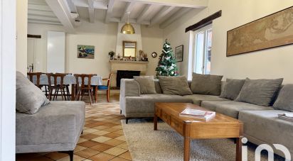 Longere 8 rooms of 181 m² in Saint-Cyr-sur-Loire (37540)