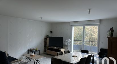 Appartement 3 pièces de 71 m² à Petit-Couronne (76650)