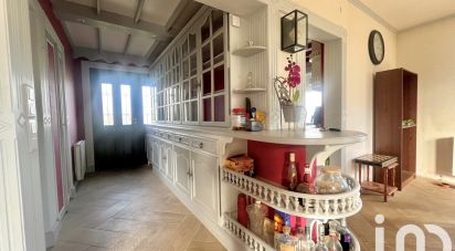 Traditional house 5 rooms of 156 m² in La Villedieu-du-Clain (86340)