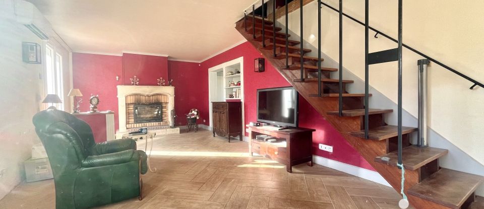 Traditional house 5 rooms of 156 m² in La Villedieu-du-Clain (86340)