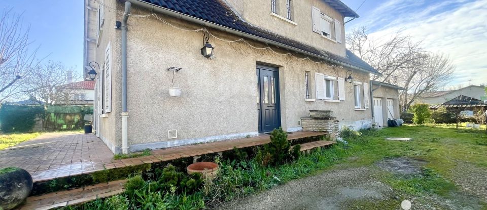 Traditional house 5 rooms of 156 m² in La Villedieu-du-Clain (86340)