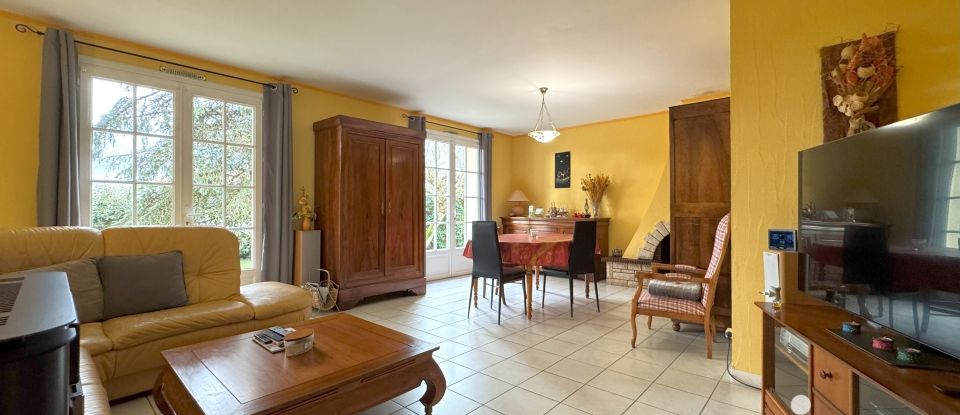 Maison 7 pièces de 144 m² à L'Orbrie (85200)