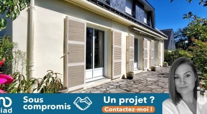 Maison traditionnelle 9 pièces de 155 m² à Arradon (56610)